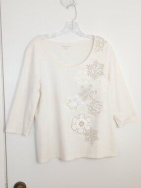 Coldwater Creek Cream Embellished Applique Snowflake 3/4 Sleeved Tee Top
